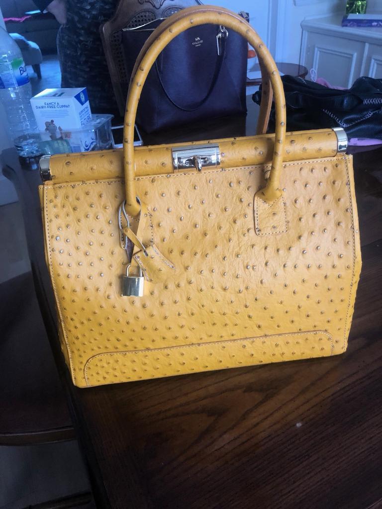GORGEOUS ITALIAN TAN Leather Handbag \